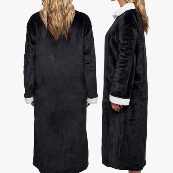 - Womens robe - Picture 2 of 7